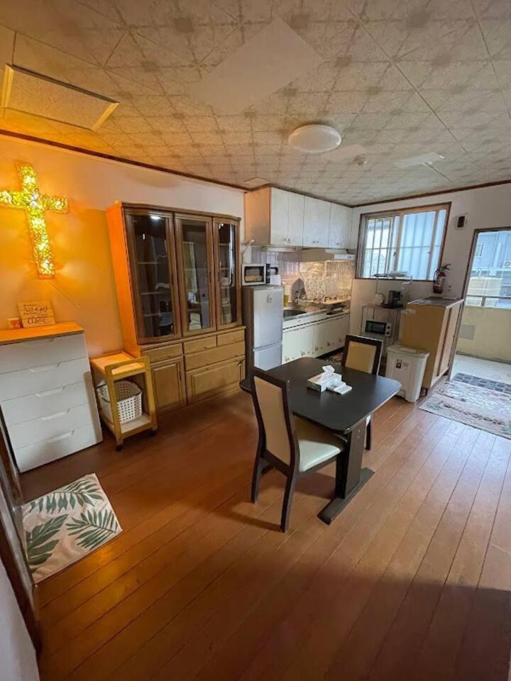 Miyagi Apartment Tomari Naha Exterior photo